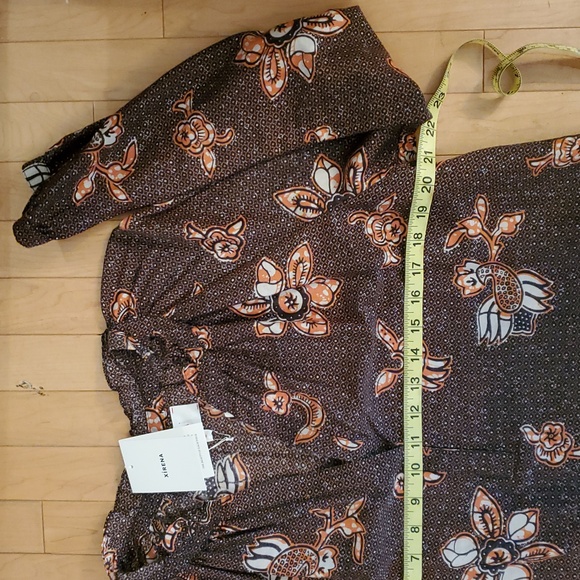 XiRENA NWT Silk Cotton 'Blair' Batik Floral Marigold Print Blouse Top  M - Picture 13 of 14